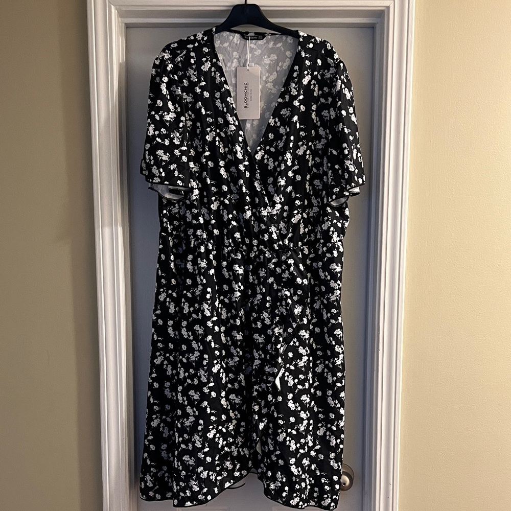 BloomChic Black and White Floral Midi Dress